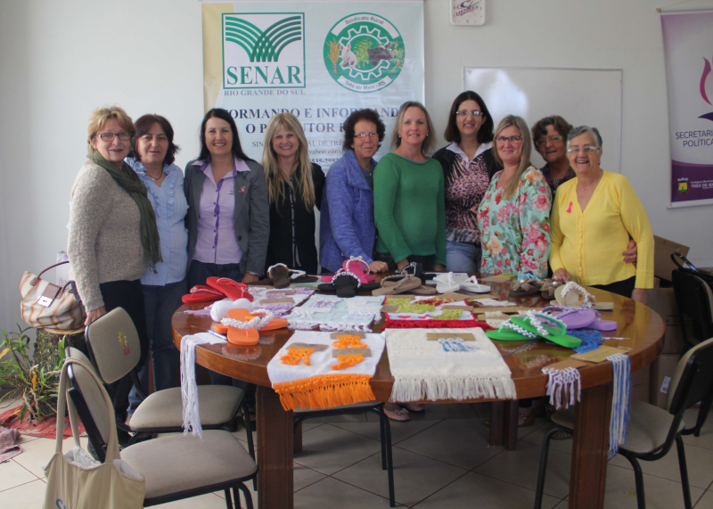 SECRETARIA DE POLÍTICAS DA MULHER REALIZA CURSO DE MACRAMÊ